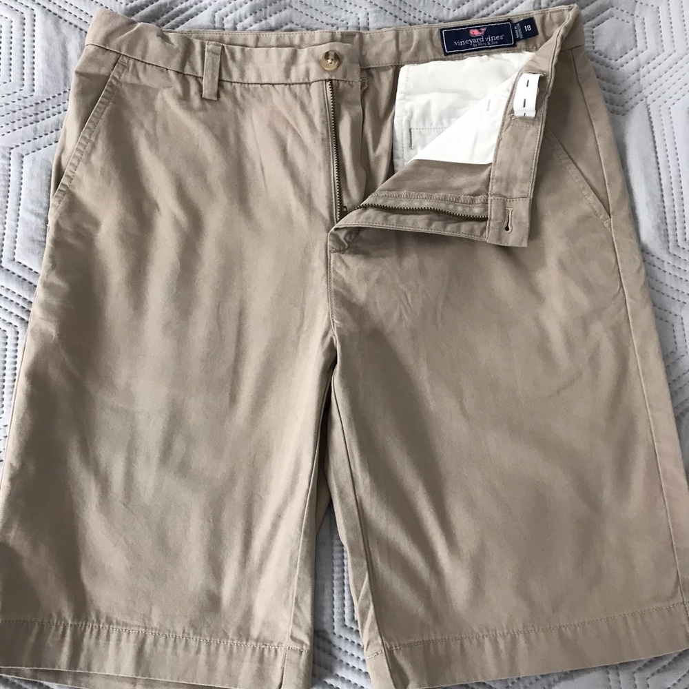 Vineyard Vines Tan Chino Shorts Classic Style